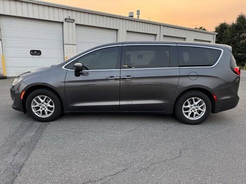2020 Chrysler Pacifica Touring