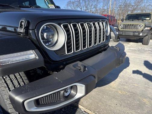 Black Clearcoat 2026 Jeep Wrangler Sahara
