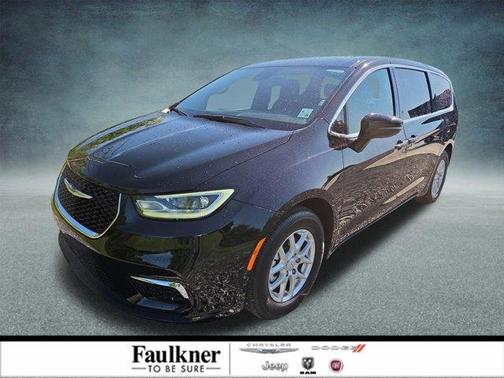 Diamond Black 2026 Chrysler Pacifica Select