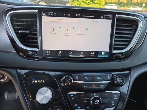 Diamond Black 2026 Chrysler Pacifica Select