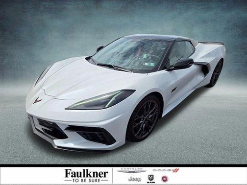 White Pearl Metallic 2023 Chevrolet Corvette Stingray w/3LT