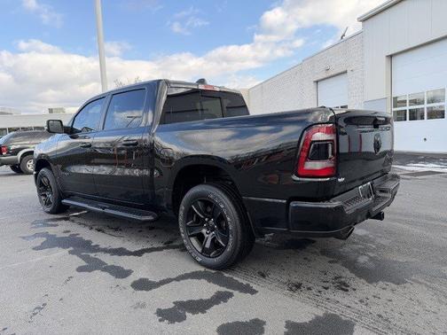 2023 RAM 1500 Big Horn Crew Cab 4x4 57' Box