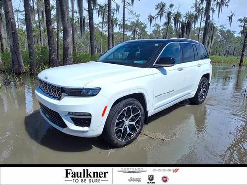 Bright White Clearcoat 2023 Jeep Grand Cherokee Summit