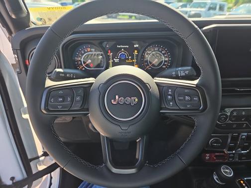 Bright White Clearcoat 2026 Jeep Gladiator Rubicon