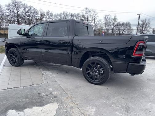 2024 RAM 1500 Laramie Crew Cab 4x4 57' Box