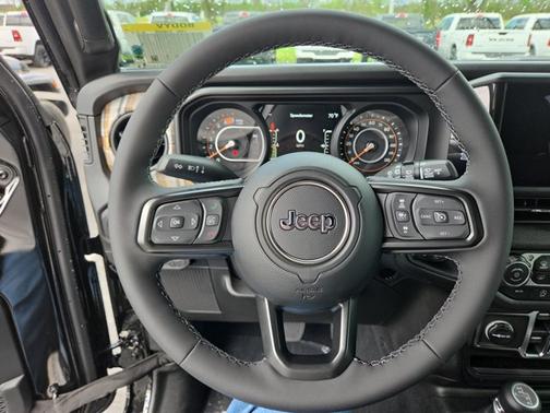 Black Clearcoat 2026 Jeep Wrangler 85th Anniversary