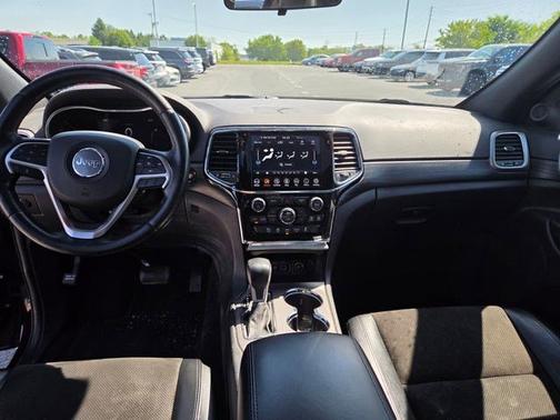 Diamond Black 2021 Jeep Grand Cherokee Laredo X