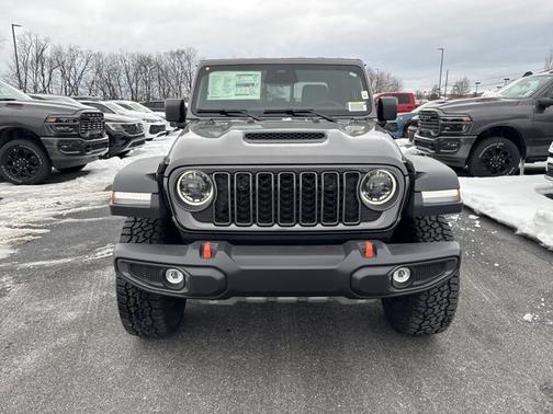 Granite Crystal Clearcoat Metallic 2026 Jeep Gladiator Mojave