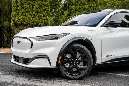 Star White Metallic Tri-Coat 2023 Ford Mustang Mach-E Premium