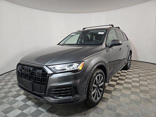 2023 Audi Q7 45 Premium Plus