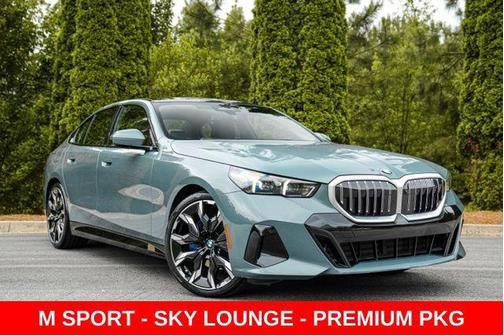 Cape York Green Metallic 2024 BMW 530 530i