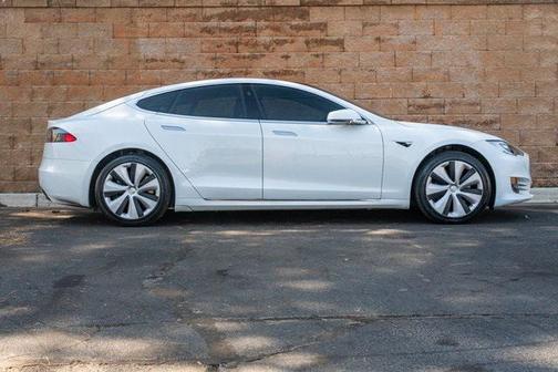2020 Tesla Model S Long Range