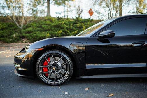 2022 Porsche Taycan Base