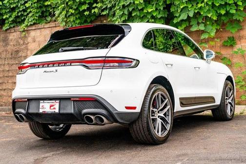 2022 Porsche Macan Base