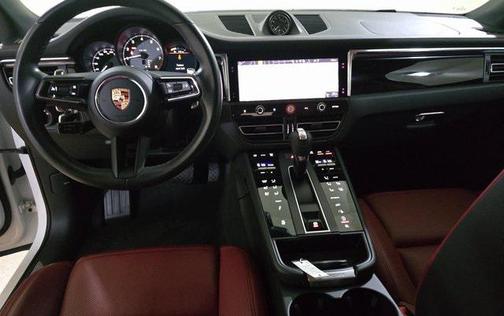 2022 Porsche Macan Base