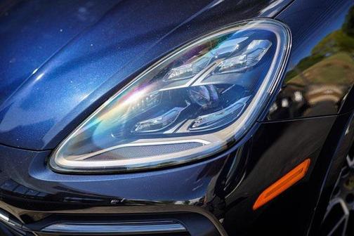 2023 Porsche Cayenne Platinum Edition