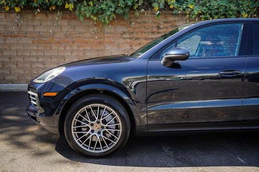 2023 Porsche Cayenne Platinum Edition