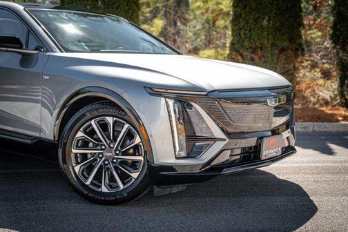 2024 Cadillac LYRIQ Sport