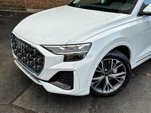 2025 Audi Q8 55 Premium Plus