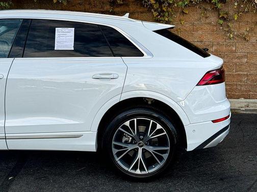 2025 Audi Q8 55 Premium Plus