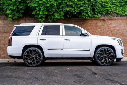 2020 Cadillac Escalade Luxury