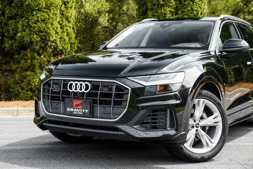 Mythos Black Metallic 2023 Audi Q8 55 Premium Plus