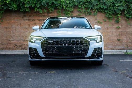 2022 Audi A8 L 55 TFSI quattro Tiptronic