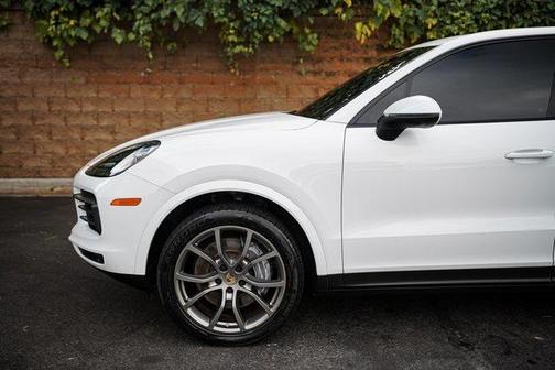 2022 Porsche Cayenne Platinum Edition