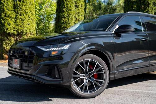 Mythos Black Metallic 2023 Audi Q8 55 Premium Plus