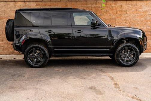 2022 Land Rover Defender 110 X-Dynamic SE