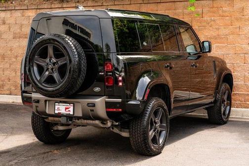 2022 Land Rover Defender 110 X-Dynamic SE