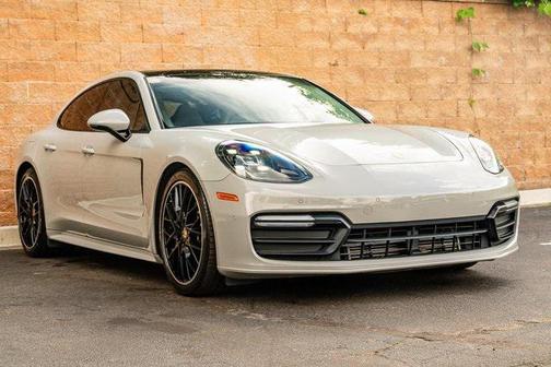 2019 Porsche Panamera 4
