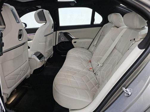 2023 BMW 760 i xDrive