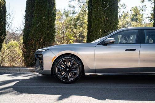 2023 BMW 760 i xDrive