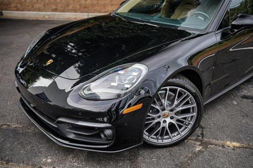 2022 Porsche Panamera 4 Platinum Edition