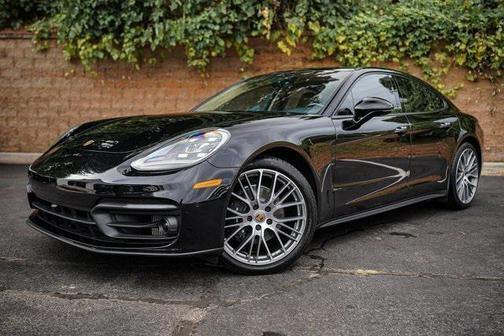 2022 Porsche Panamera 4 Platinum Edition