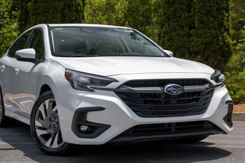 Crystal White Pearl 2025 Subaru Legacy Limited