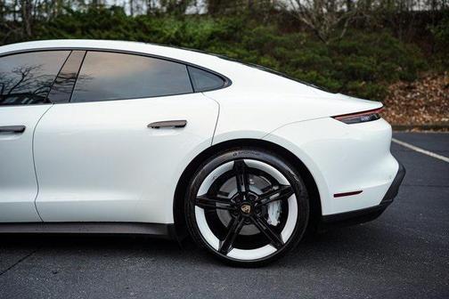 2022 Porsche Taycan Base