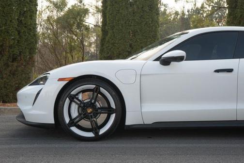 2022 Porsche Taycan Base