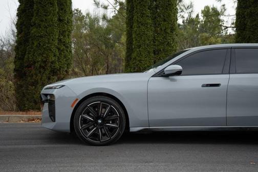 2023 BMW 760 i xDrive