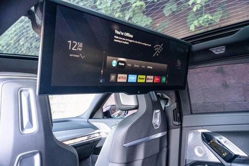 2024 BMW 750e i xDrive