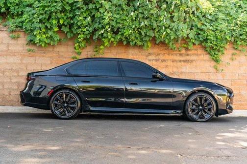 2024 BMW 750e i xDrive