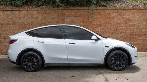 2024 Tesla Model Y Long Range Dual Motor All-Wheel Drive