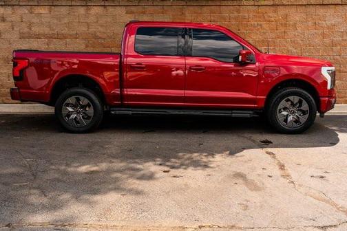 2022 Ford F-150 Lightning LARIAT