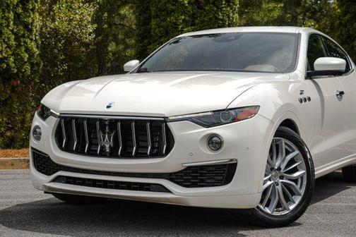 Bianco 2022 Maserati Levante GT