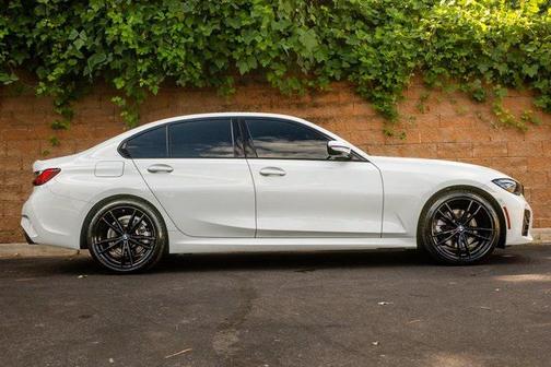 2022 BMW 330 330i