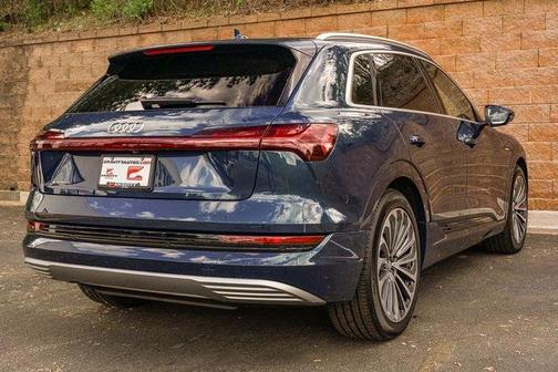 2019 Audi e-tron Premium Plus