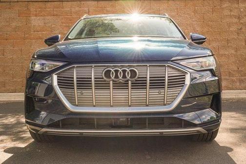2019 Audi e-tron Premium Plus
