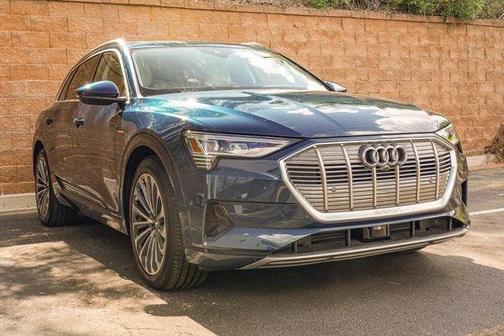 2019 Audi e-tron Premium Plus