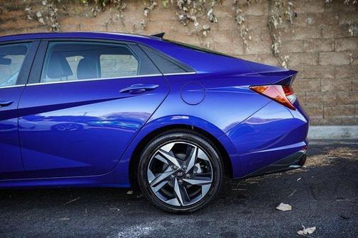 2023 Hyundai ELANTRA HEV Limited